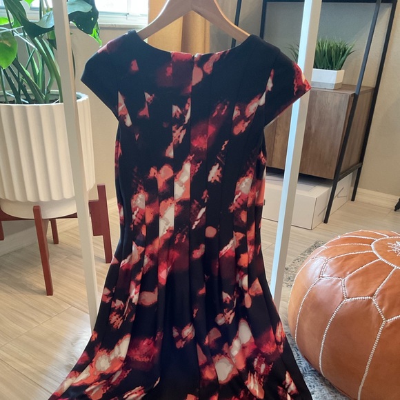 Calvin Klein Size 4 Dress - Picture 2 of 3